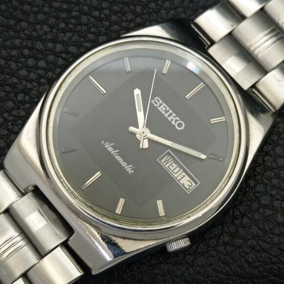 Vintage 1994 Seiko Automatic Mens Silver Watch W/daydate & Black accents - Picture 6 of 10